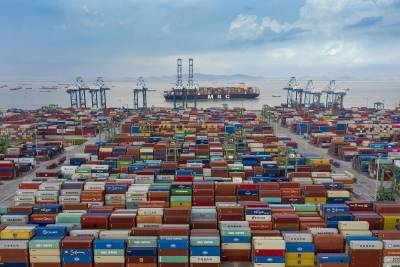 Σε πλήρη λειτουργία ξανά το λιμάνι του Yantian-Προχωρά η «αποσυμφόρηση»