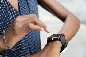 Νέα μέτρα κυβερνοασφάλειας για κινητά τηλέφωνα και «έξυπνα» ρολόγια