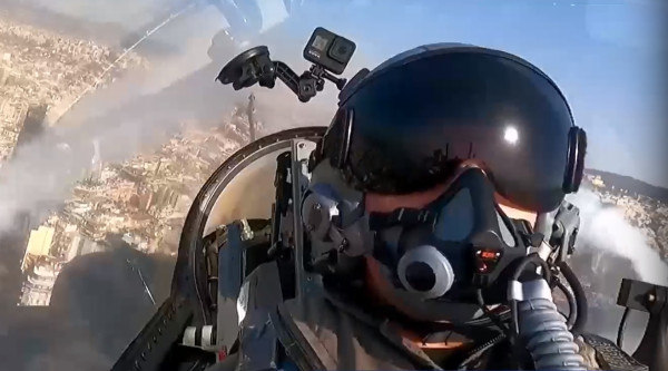 Πιλότος F-16 στην παρέλαση: Είμαστε έτοιμοι να υπερασπιστούμε την πατρίδα