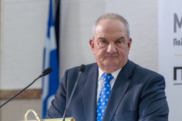 Πλήρης στήριξη Καραμανλή σε Σαμαρά: Να ακούμε τους έμπειρους αντί να τους διαγράφουμε, κυριολεκτικά ή μεταφορικά!