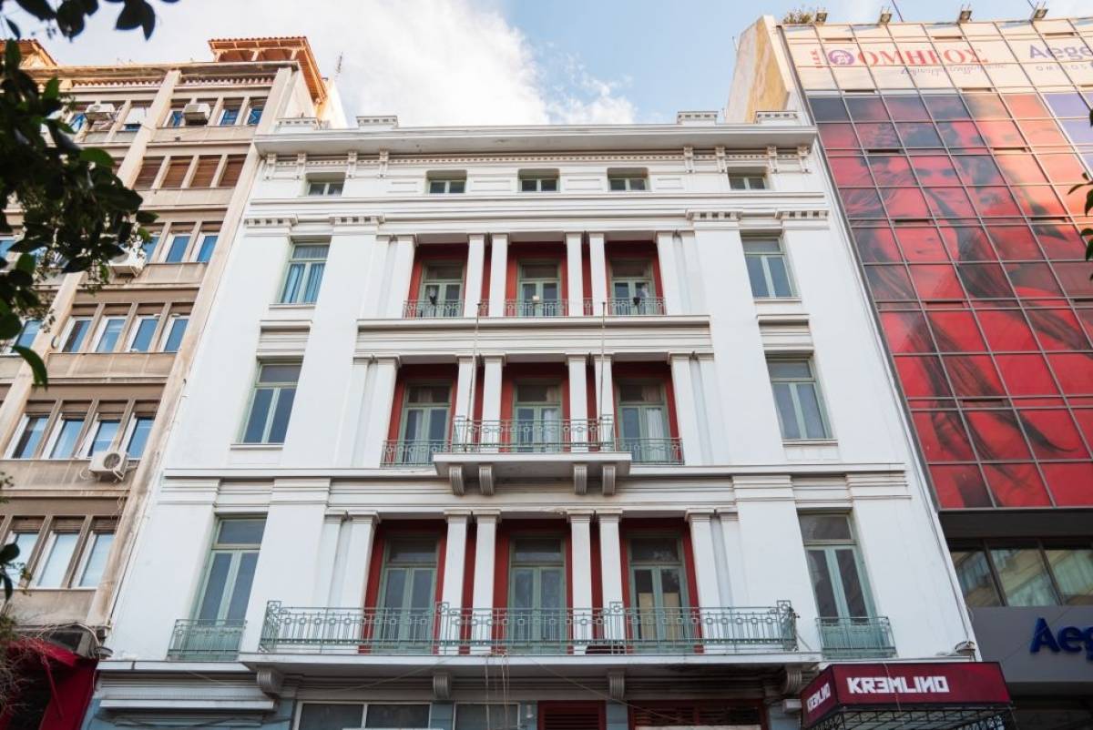 Κινδυνεύει το αιωνόβιο «Χάι Λάιφ» του Πειραιά