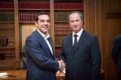 Συνάντηση Τσίπρα με τον υποψήφιο του ΑΚΕΛ για την Προεδρία της Κυπριακής Δημοκρατίας