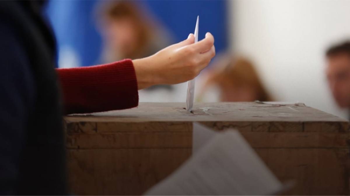 Η πρώτη μεταμνημονιακή δημοσκόπηση: Προβάδισμα ΝΔ έναντι του ΣΥΡΙΖΑ