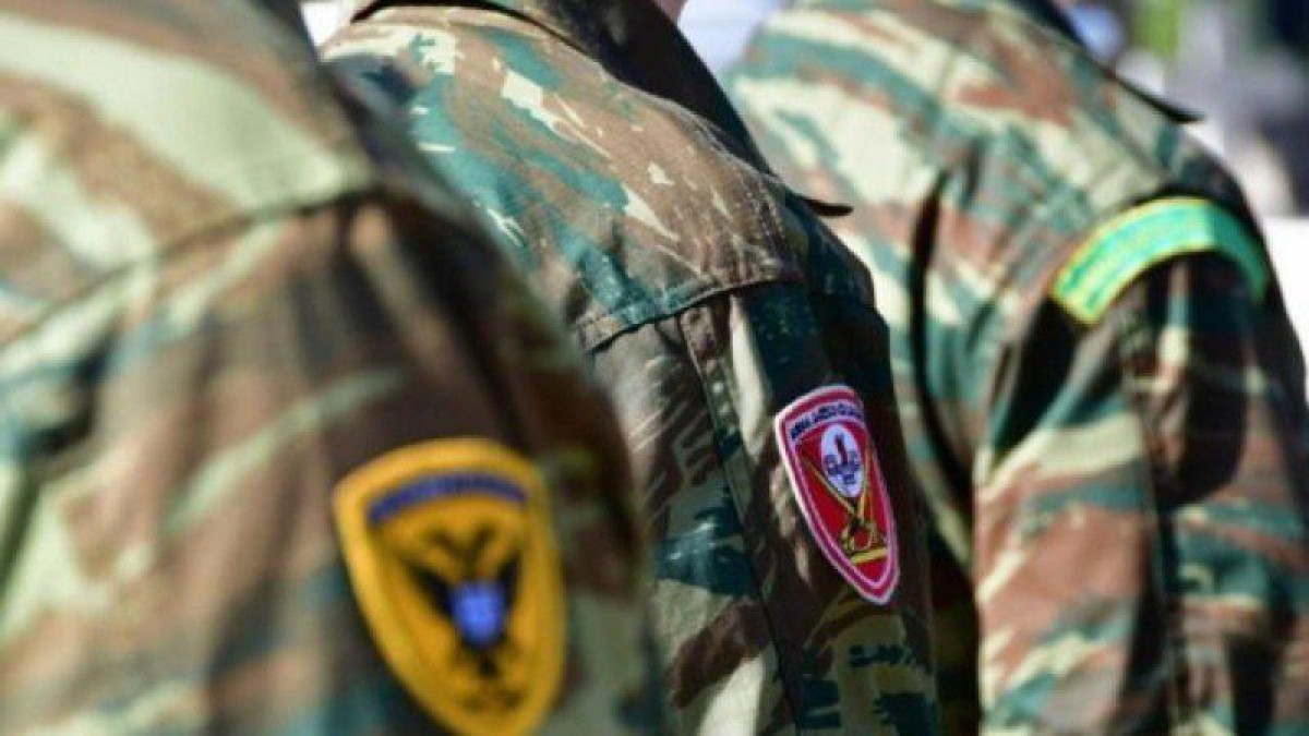 Μαζική διαμαρτυρία ενστόλων στο κέντρο της Αθήνας για το νομοσχέδιο του Υπουργείου Εθνικής Άμυνας