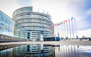 Ευρωπαϊκό Κοινοβούλιο: Ενέκρινε σχέδιο δράσης για τη στήριξη ενεργοβόρων βιομηχανιών