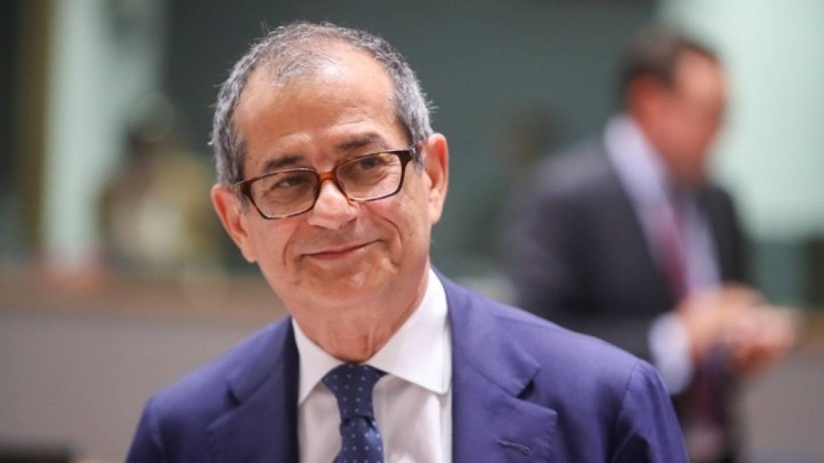 Διαψεύδει τις φήμες παραίτησης ο ιταλός ΥΠΟΙΚ