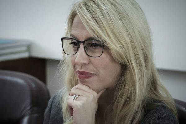 Ξανά στην «κούρσα» για την Περιφέρεια Αττικής η Ρένα Δούρου