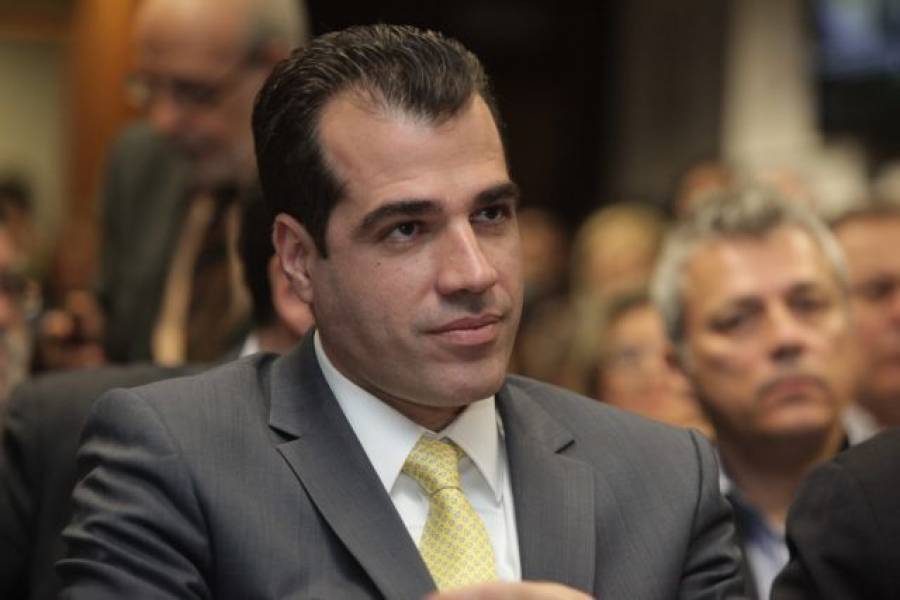 Πλεύρης: Υπάρχει το εμβόλιο,δεν μπορεί να πηγαίνει πίσω η κοινωνία