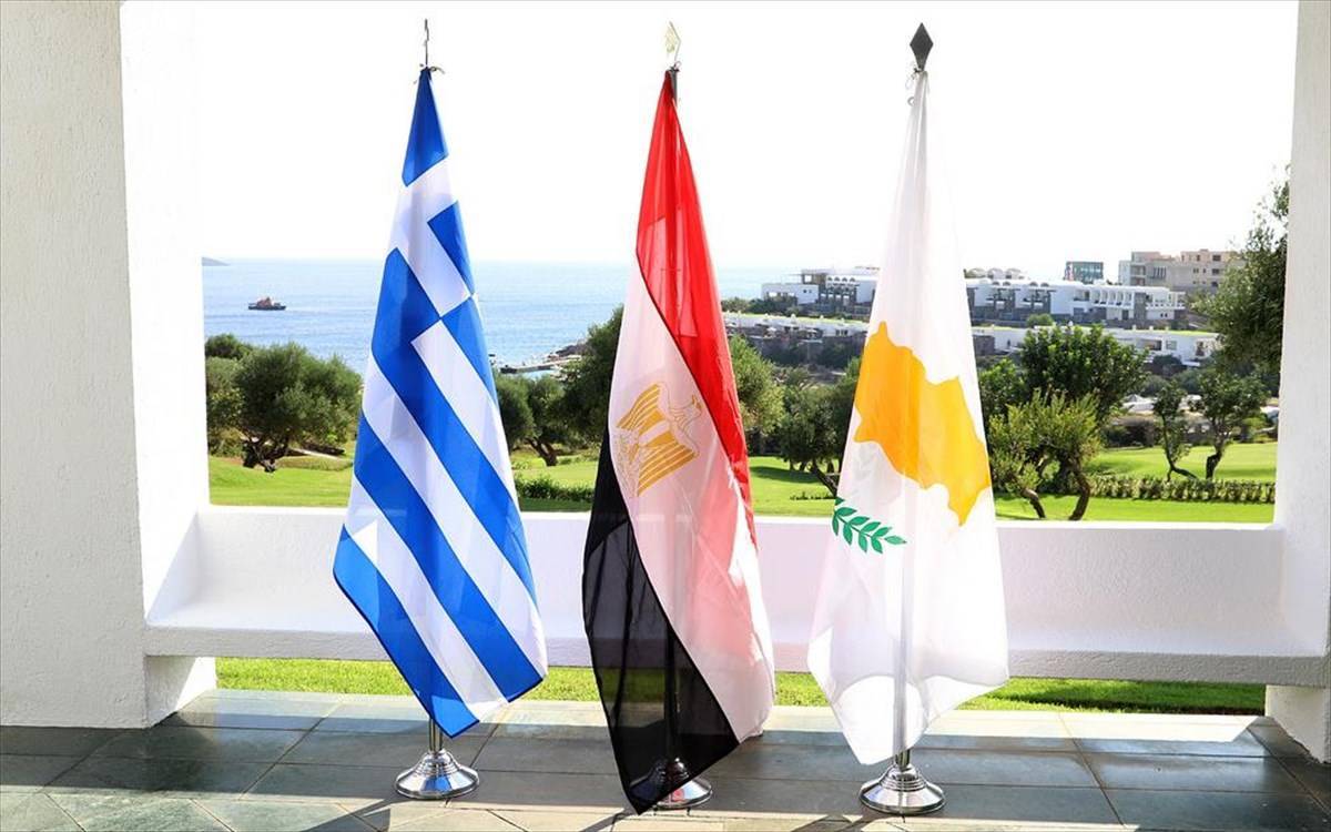 Στην Κύπρο ο Παναγιωτόπουλος για την τριμερή Ελλάδας- Κύπρου- Αιγύπτου