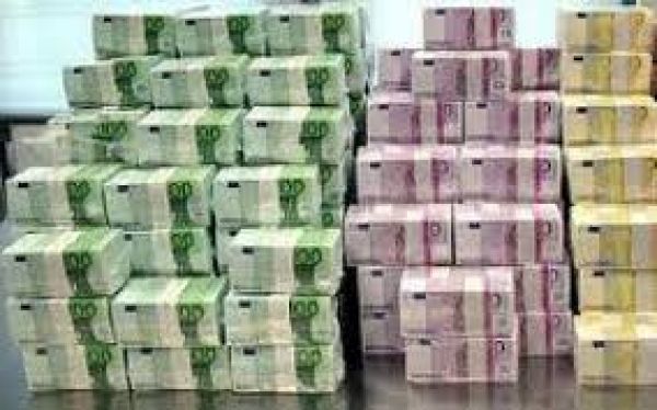 Εξοπλιστικά: Κινήσεις λογαριασμών με εμβάσματα προς άγνωστες εταιρείες κατέσχεσαν οι ανακριτές Διαφθοράς