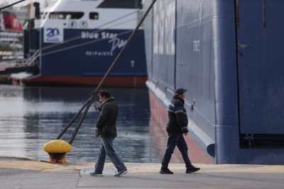 Δεμένα τα πλοία στα λιμάνια- 48ωρη απεργία της ΠΝΟ