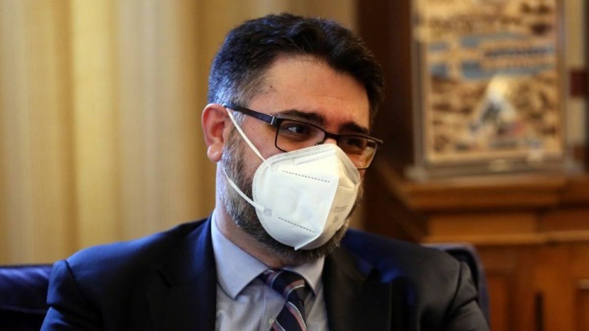 Συνάντηση Σακελλαροπούλου με τον γενικό πρόξενο στη Μαριούπολη, Μ. Ανδρουλάκη