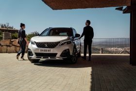 Το Peugeot 3008 κατακτά το θρόνο του καλύτερου μεσαίου SUV