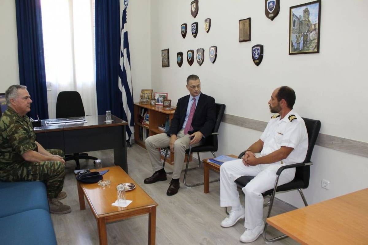 Υπουργείο Εθν. Άμυνας: Επίσκεψη Στεφανή στη Λέσβο