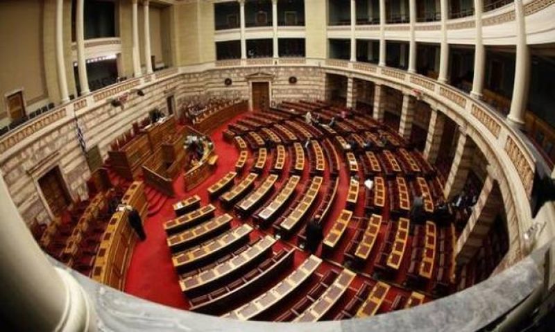 «Φρένο» στην ιδιωτική χρηματοδότηση κομμάτων με νέα τροπολογία