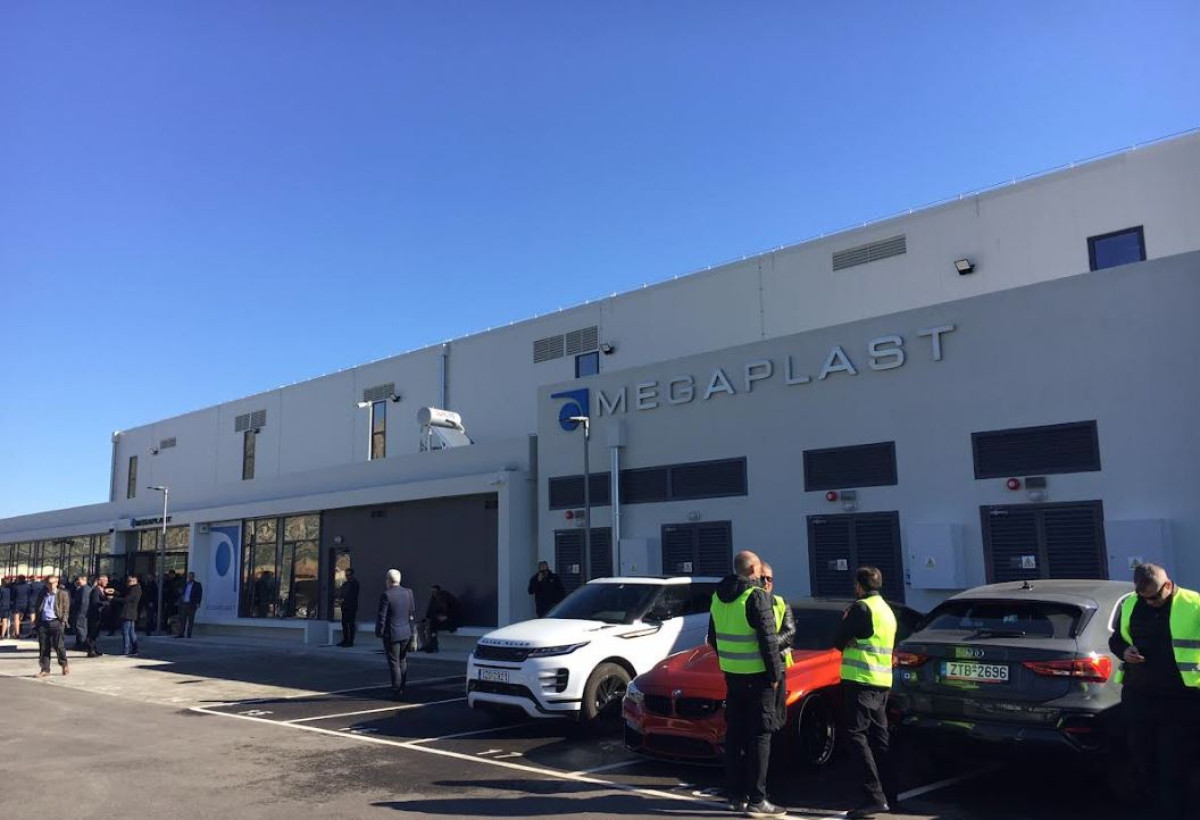 Εγκαινιάστηκε η νέα βιομηχανική μονάδα της MEGAPLAST στη Θήβα