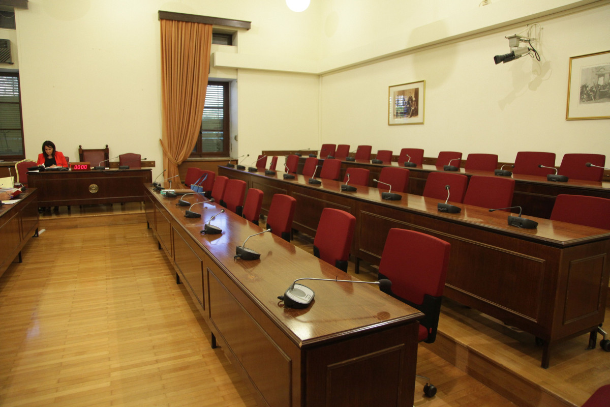 Παρακολουθήσεις: «Άναψαν τα αίματα» στην Εξεταστική- Διάσταση απόψεων ΑΔΑΕ- ΕΥΠ