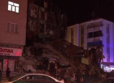 Σεισμός 6,8 Ρίχτερ έπληξε την Τουρκία- Δεκάδες νεκροί