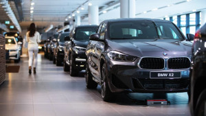 ifo: Ελαφρά βελτιωμένη η εικόνα στη γερμανική αυτοκινητοβιομηχανία