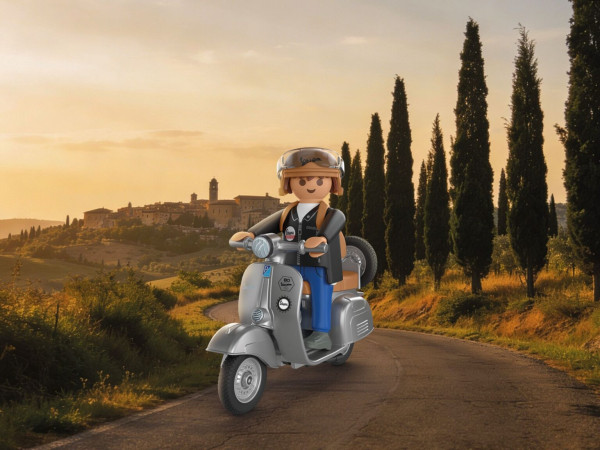 Η PLAYMOBIL γιορτάζει τα 80ά γενέθλια της VESPA