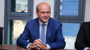 Χατζηδάκης: Εμβληματική επένδυση για όλη τη χώρα το data center ΔΕΗ – Amazon στην Κοζάνη
