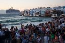 "Βουλιάζουν" τα ελληνικά νησιά από Κεντροευρωπαίους, ελάχιστοι οι Έλληνες