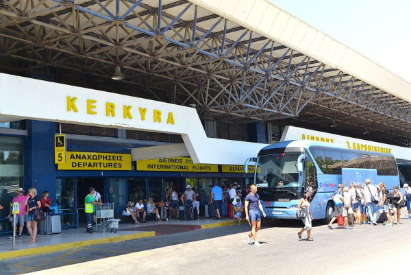 Fraport: Εργασίες αναμόρφωσης και ανακατασκευής διαδρόμων στα αεροδρόμια Κέρκυρας, Μυτιλήνης και Μυκόνου