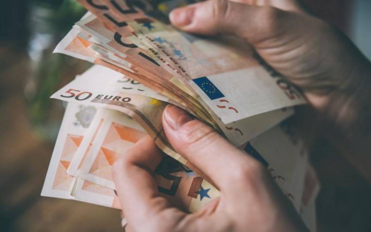 Οι πληρωμές της εβδομάδας: Αναστολές, εφάπαξ και επιδόματα