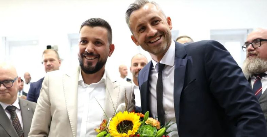 AfD: Για πρώτη φορά εκλέγει πρόεδρο σε τοπική Βουλή – «Σπάει» την απομόνωση της Ακροδεξιάς