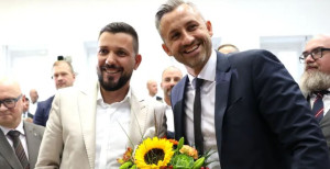 AfD: Για πρώτη φορά εκλέγει πρόεδρο σε τοπική Βουλή – «Σπάει» την απομόνωση της Ακροδεξιάς