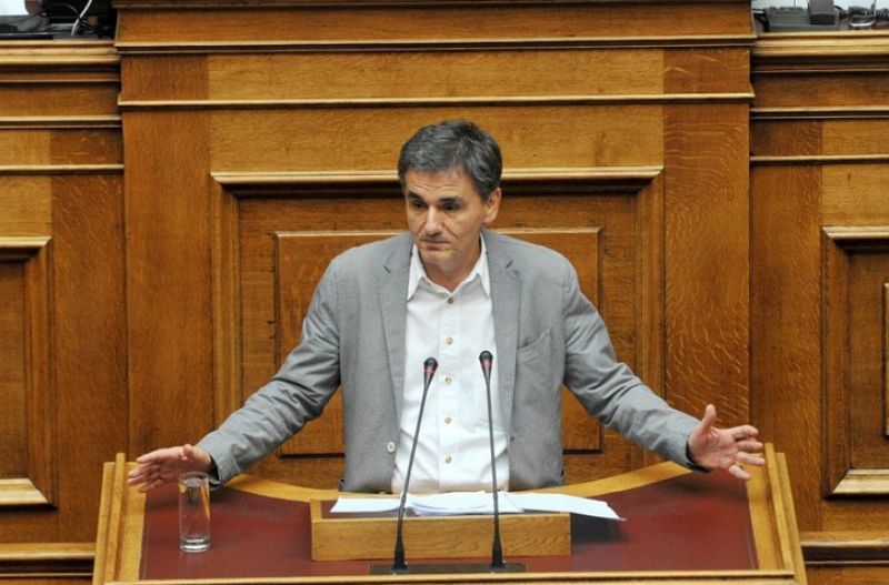 Τσακαλώτος: Όσοι διαφωνούν με το κατεπείγον, μας οδηγούν σε δάνειο-γέφυρα