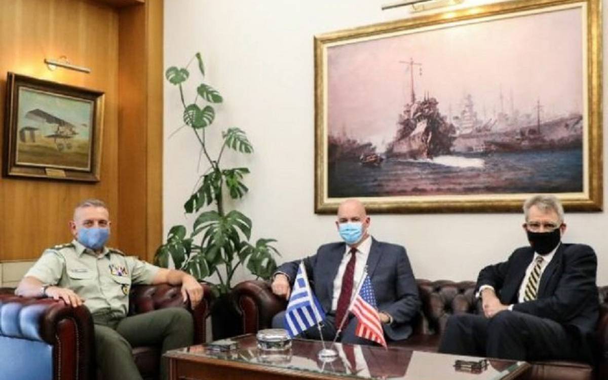 Συναντήθηκε και με τον αρχηγό ΓΕΕΘΑ ο βοηθός ΥΠΕΞ των ΗΠΑ