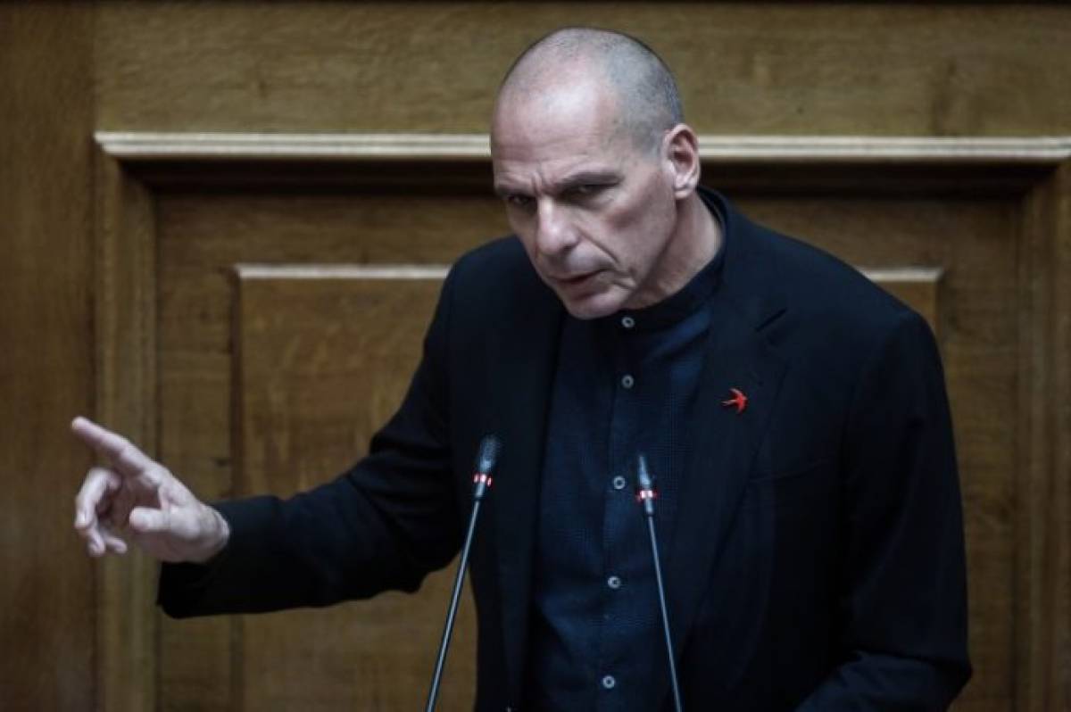 Βαρουφάκης: Με το «όχι» στη συμφωνία, τιμούμε τον αυθεντικό πατριωτισμό