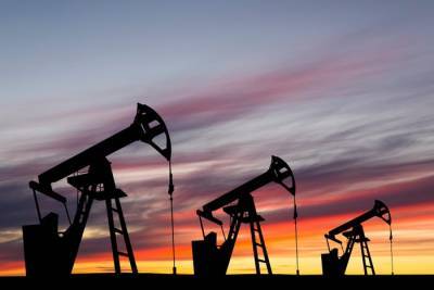 Ενισχύεται η τιμή του πετρελαίου, καθώς μειώνονται τα αποθέματα