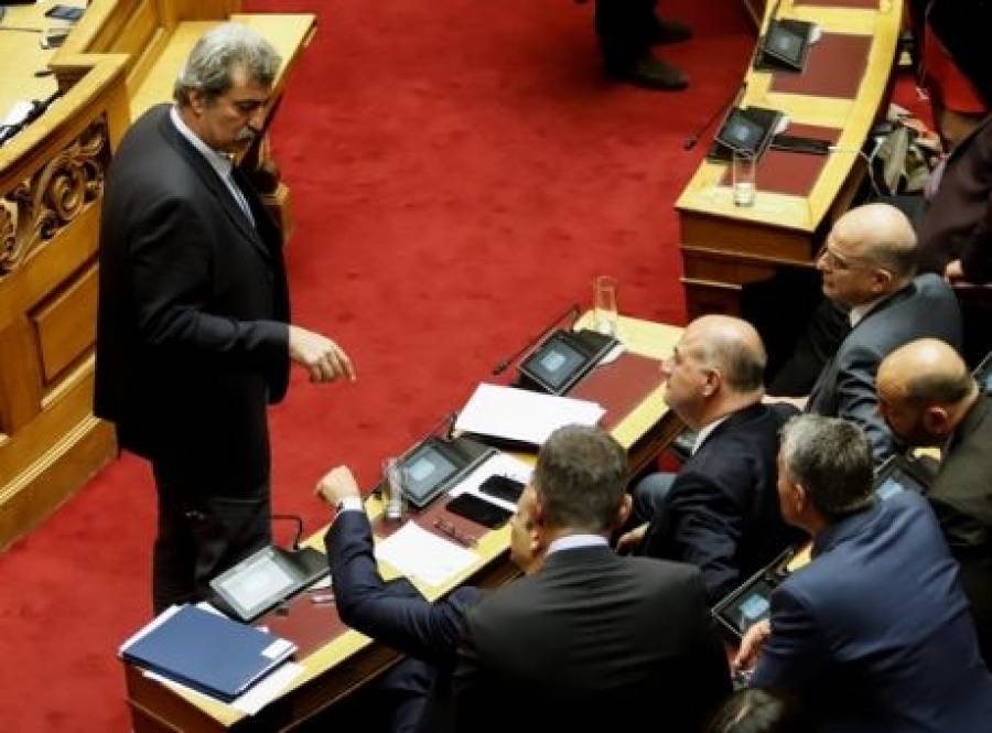 Λείπουν από τα πρακτικά της Βουλής οι απειλές Πολάκη προς Μητσοτάκη