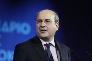 Χατζηδάκης: Μια «πράσινη» ΔΕΗ γεννιέται-Η προσπάθεια συνεχίζεται