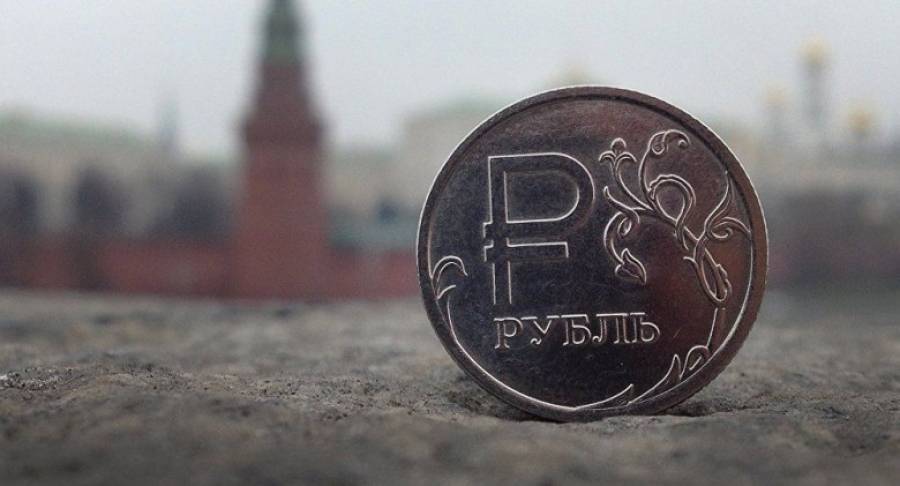Στη δίνη των ευρωπαϊκών κυρώσεων οι ρωσικές αγορές-Απώλειες στο ρούβλι