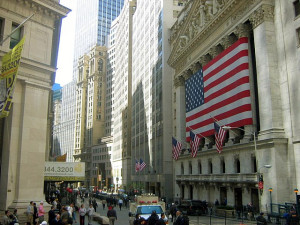 Άνοδος στην Wall Street με νέο υψηλό για τον Dow