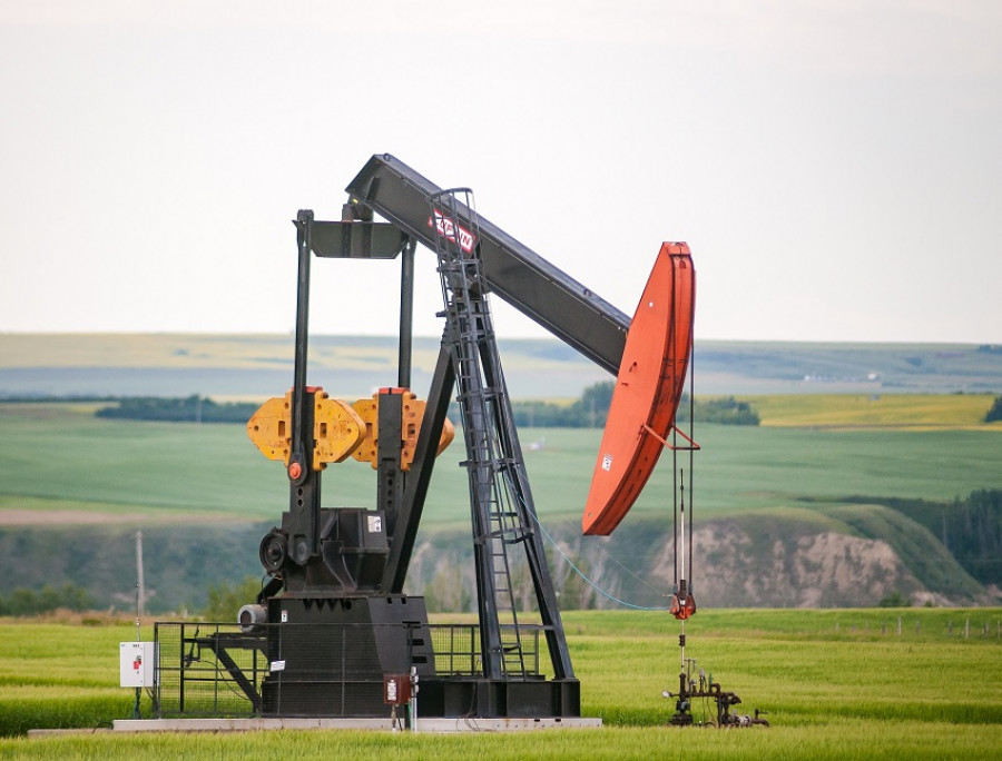 Άνοδος κοντά στο 1% για το πετρέλαιο-Κατρακυλά το φυσικό αέριο