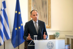 Γεραπετρίτης: Αναμένουμε θετικές εξελίξεις στο ζήτημα των F-35