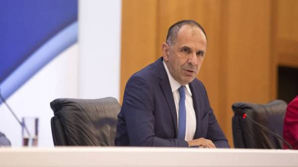 Γεραπετρίτης: «Όχι» σε γενικό lockdown-Τι είπε για τον υποχρεωτικό εμβολιασμό
