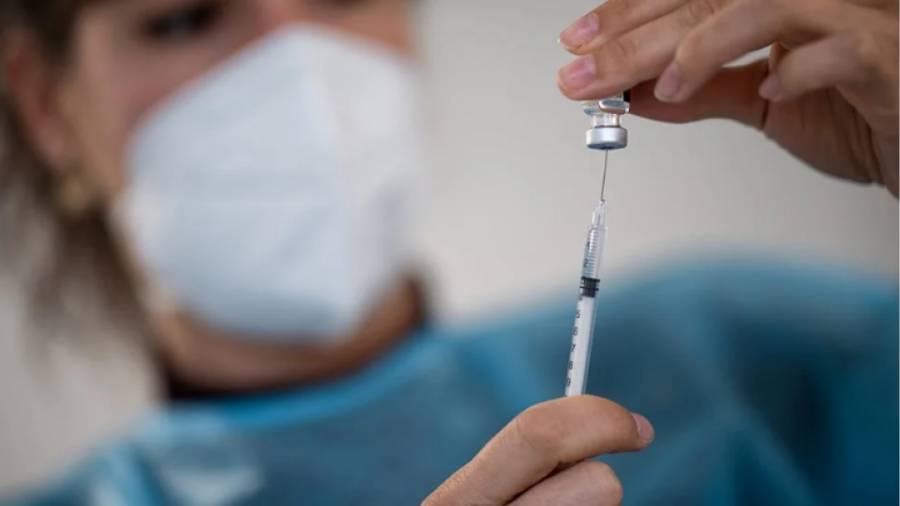 Κορονοϊός- Εμβόλιο: Ποιοι θα κάνουν τρίτη δόση