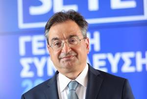 Καραβίας (Eurobank): Σημαντικά μεγαλύτερα τα τουριστικά έσοδα από ό,τι πέρυσι