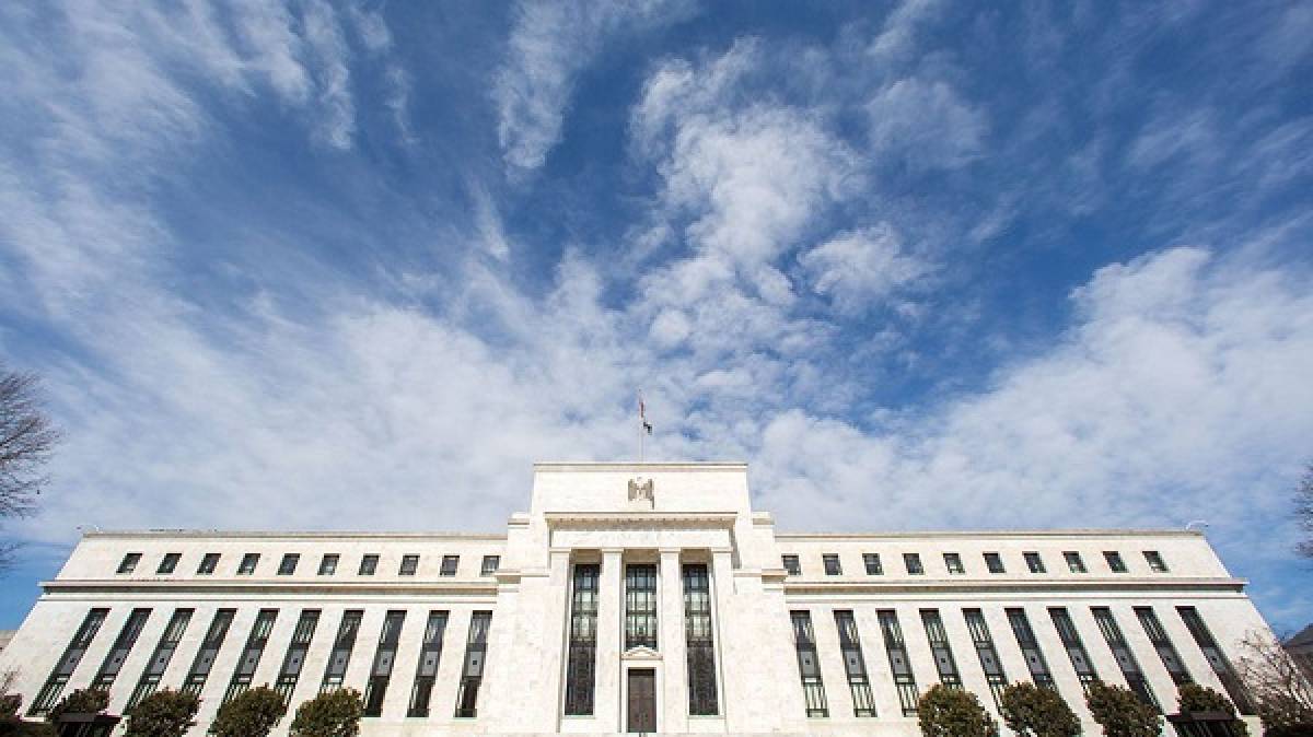 Fed-Beige Book: Η οικονομική ανάπτυξη μειώθηκε με «μέτριο ρυθμό»