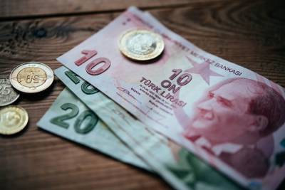Νέα πτώση της τουρκικής λίρας λόγω του πληθωρισμού