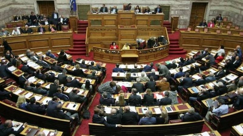 Yπερψηφίστηκε η τροπολογία για την αναστολή πώλησης «κόκκινων δανείων»
