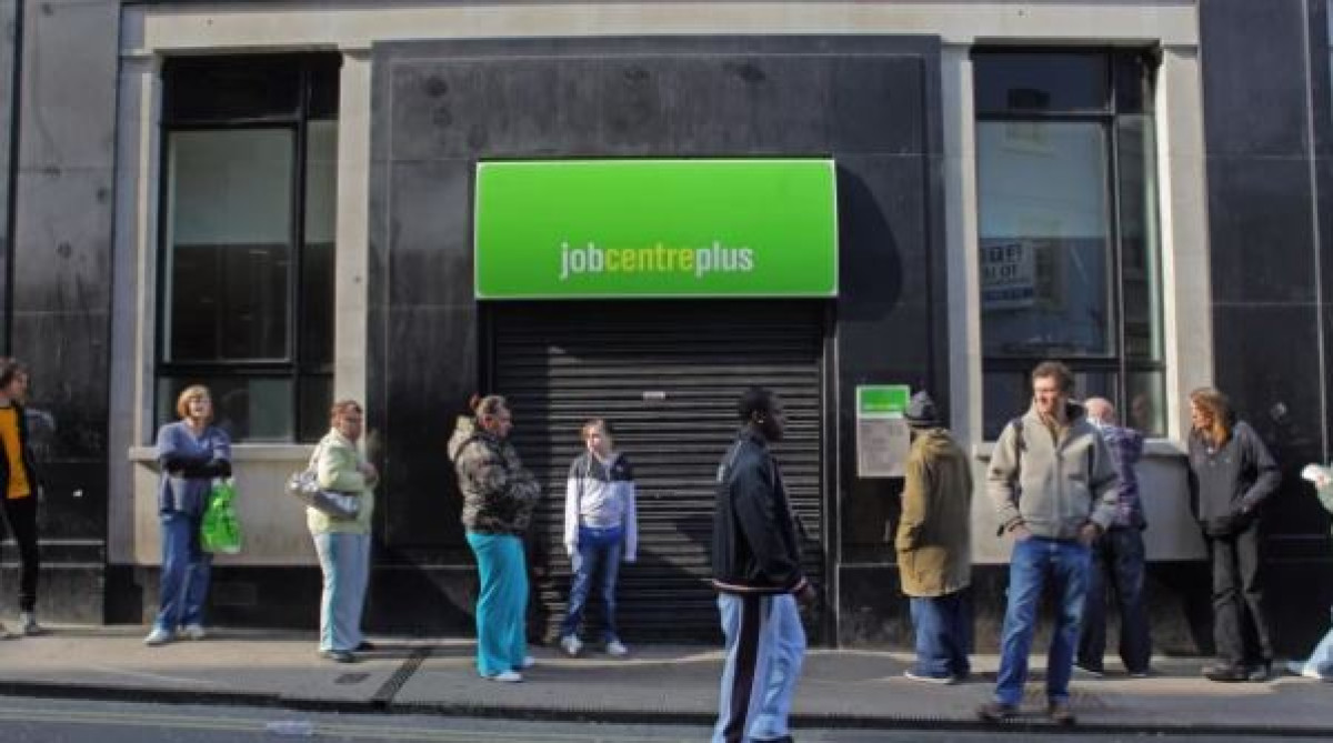Πιθανή η απώλεια 500.000 θέσεων εργασίας στη Μεγάλη Βρετανία