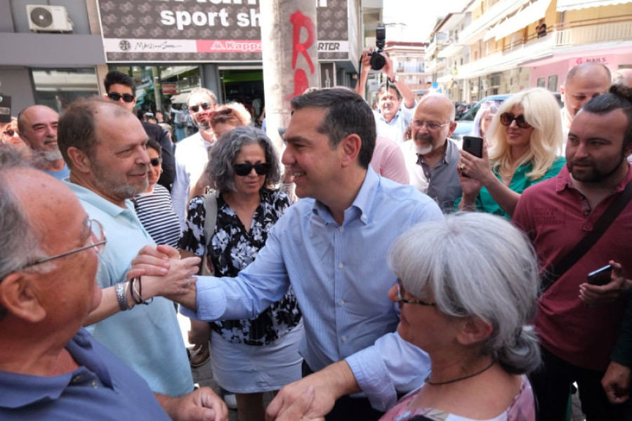 Τσίπρας από Κατερίνη: Είμαστε όρθιοι και αποφασισμένοι