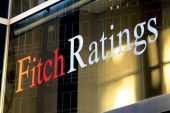 Εύσημα Fitch στην Ελλάδα για τις δημοσιονομικές της επιδόσεις