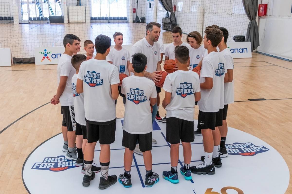 Hoops for Hope:Ο Παπαλουκάς σκοράρει με ΟΠΑΠ για την ΟΣΕΚΑ